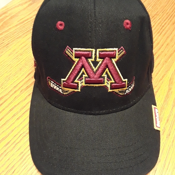 Zephyr | Accessories | Mn Gopher Hockey 